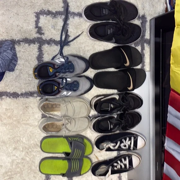 There are 7pairs of shoes Women main image 4
